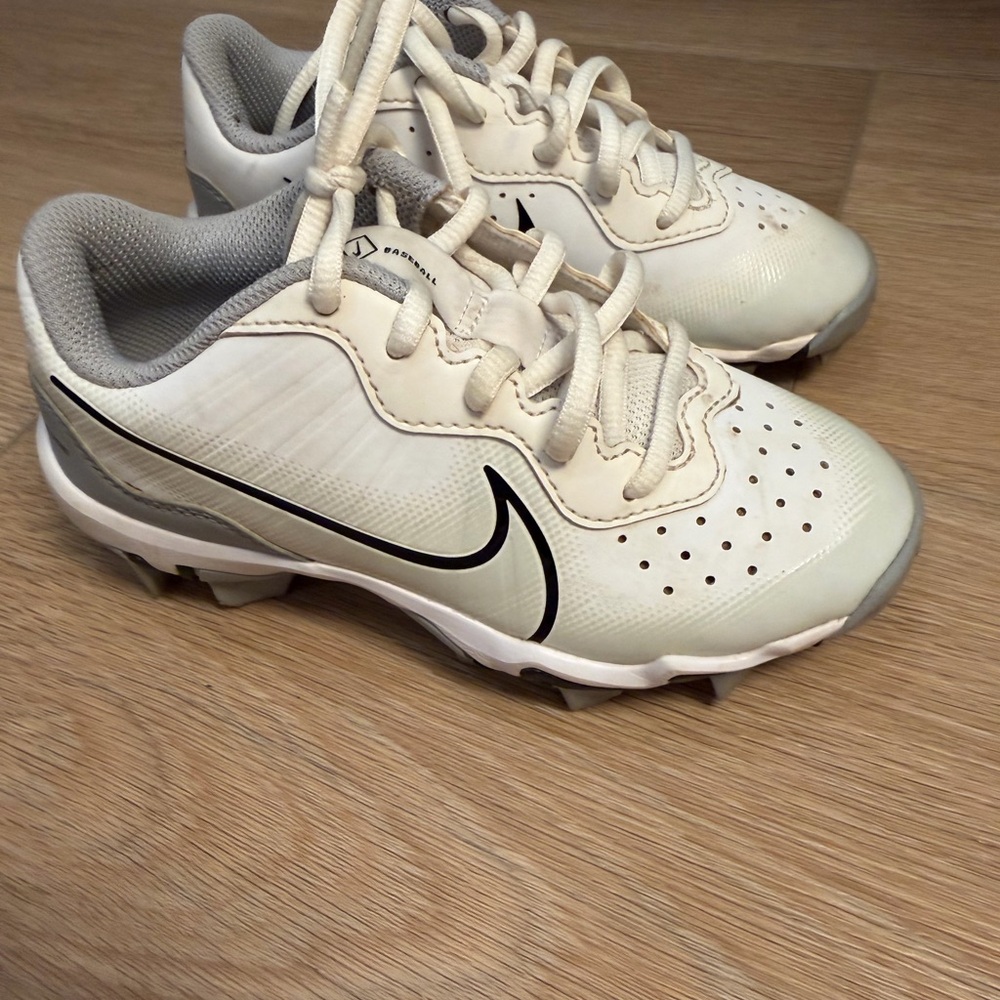 Nike Kids White and Gray cleats